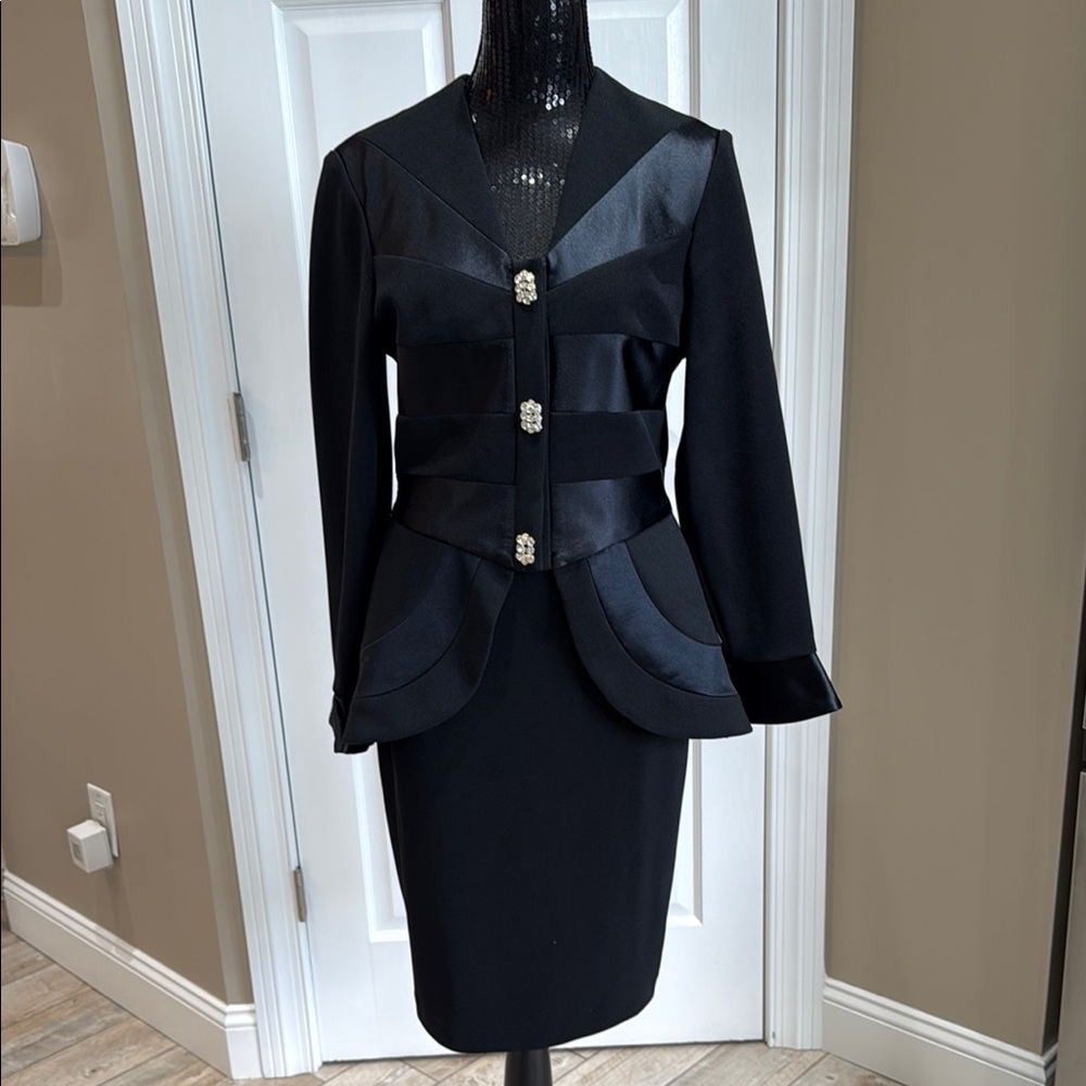 Vintage Elegant Black Blazer and Skirt Set